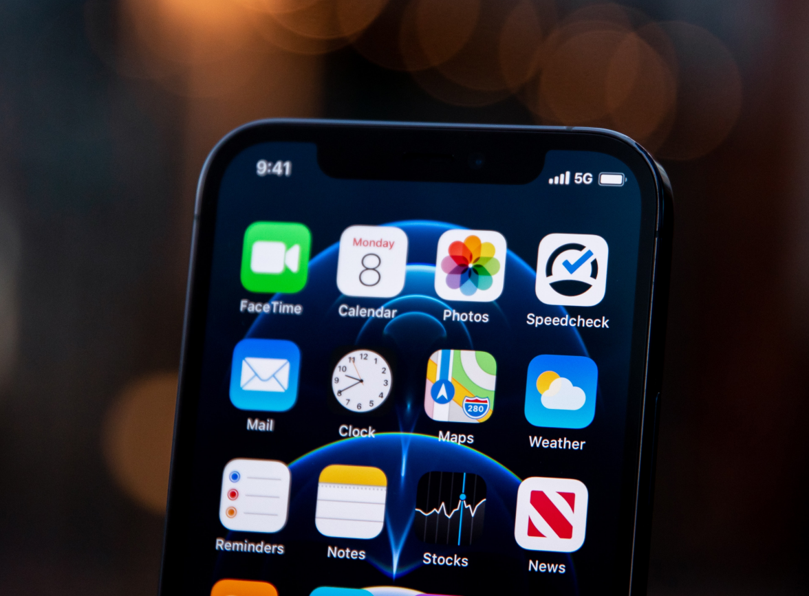 青云谱苹果手机维修分享为什么 iPhone 12 在冬季会自动关机 